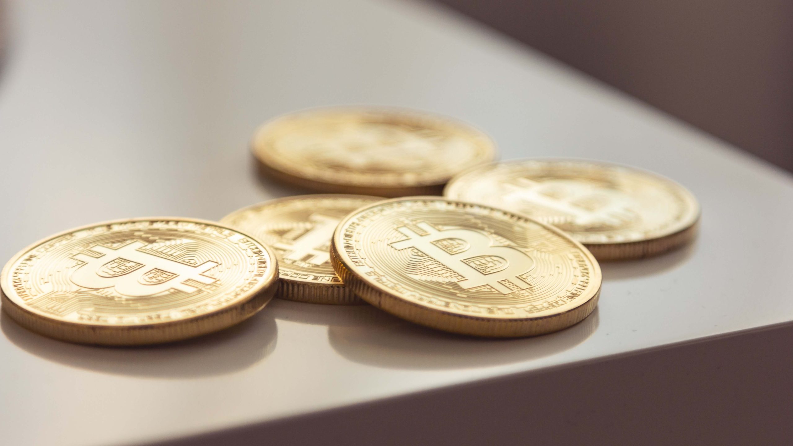 cryptomonnaie : symbole digital représentant la monnaie virtuelle sécurisée